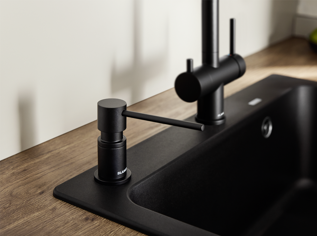 MBAJTESE DETERGJENTI BLANCO LATO i zi